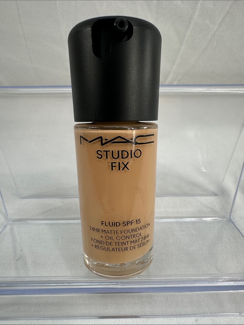 New Mac Studio Fix Fluid SPF 15 Matte Foundation Makeup 24HR NC35 1.0 FL OZ